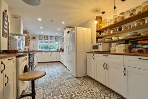 Kitchen- click for photo gallery